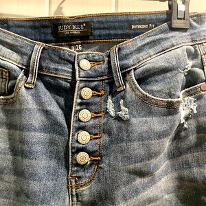 Size 3 Judy Blue Jeans! Worn one time! Baggy fit more like a 5 than a 3!